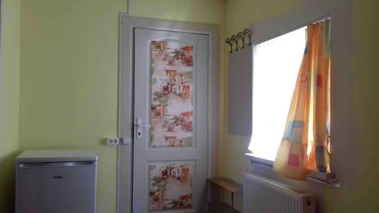 Avotu Stabu Private Flats In A Separate House For One Or Couple Riga Bagian luar foto